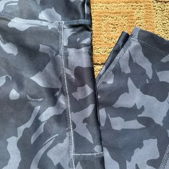Bally - Women’s Leggings - Camo Print - Picture 2 of 8
